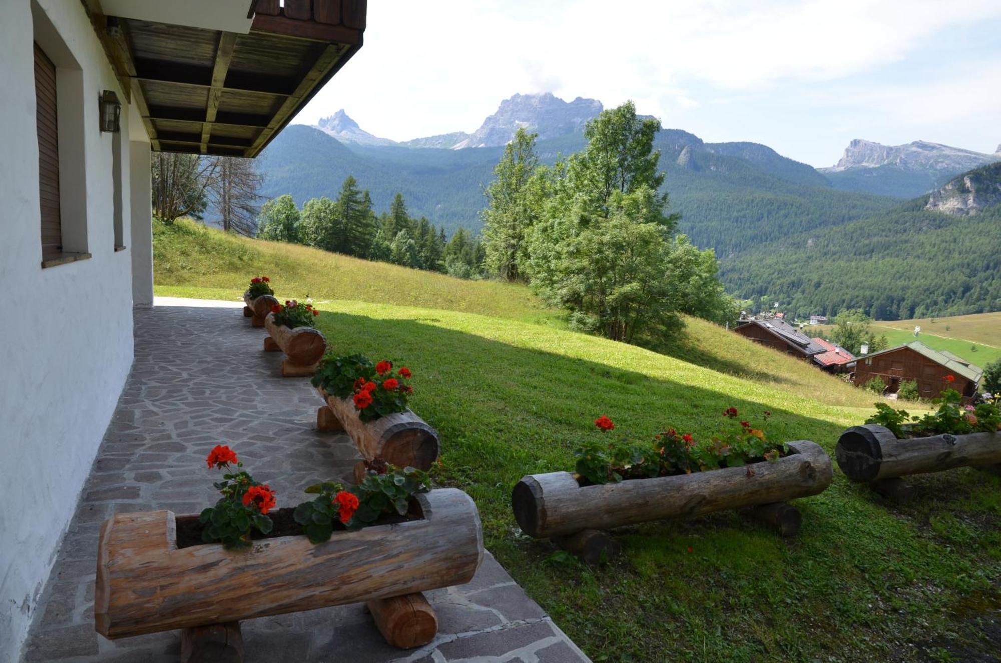 Апартаменты Mansarda A Cortina Кортина-д'Ампеццо Экстерьер фото